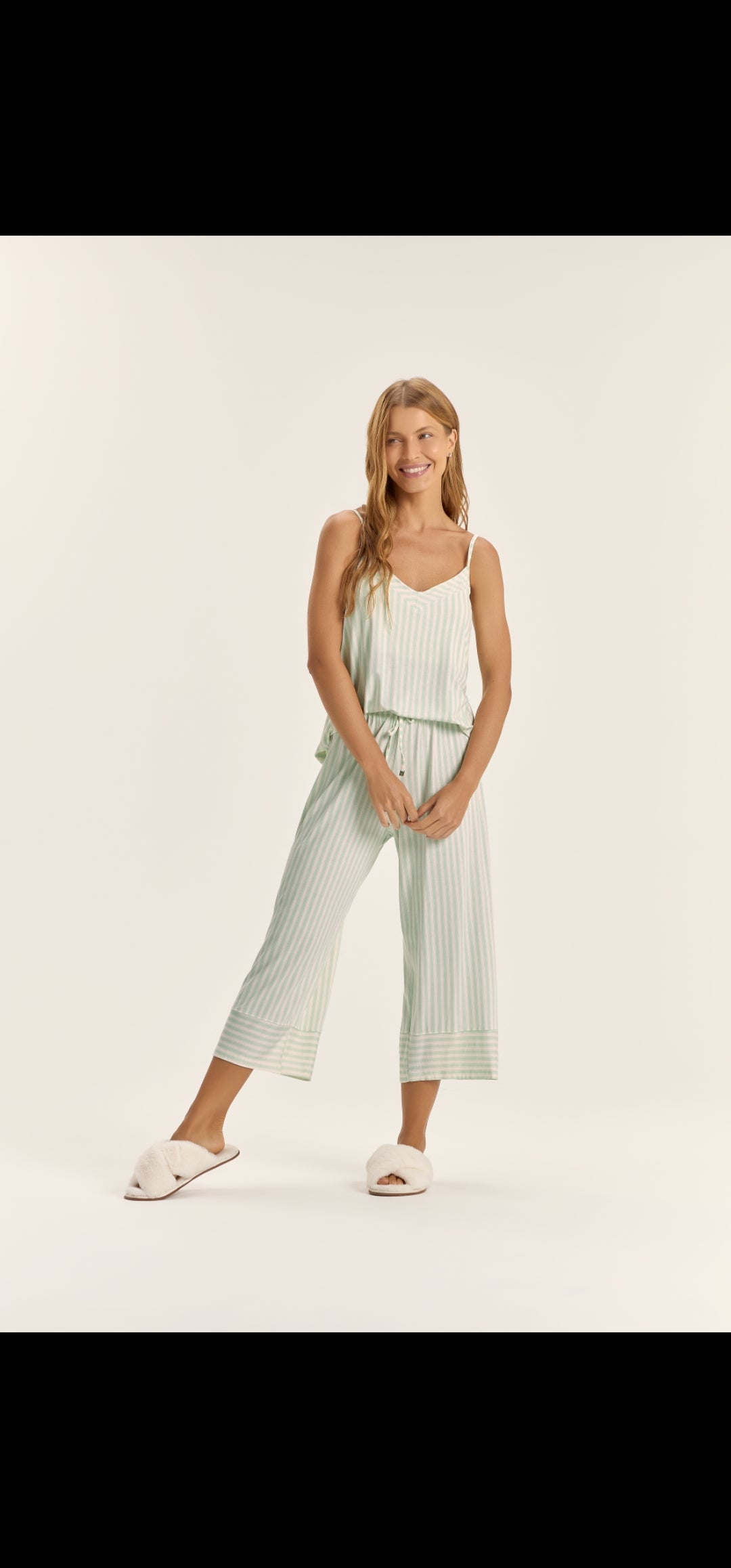 Pijama feminino alça com calça pantacourt