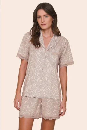 Pijama Aberto Feminino All Print Camisa com Botões e Shorts com Detalhes em Renda Seren