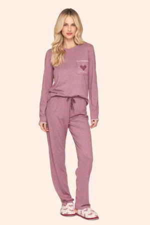 Pijama Comfort Feminino Especial com Bordado From The Heart