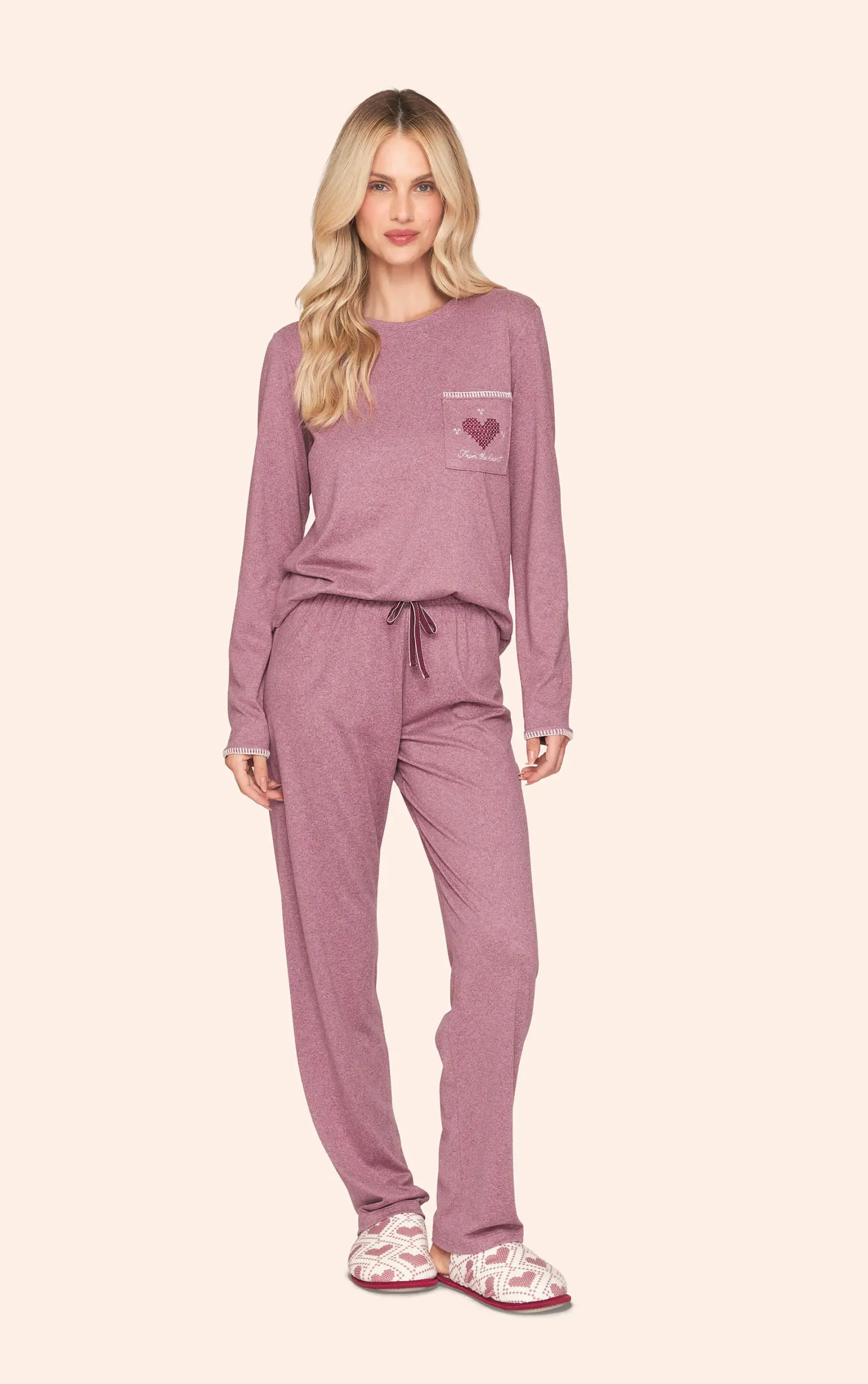 Pijama Comfort Feminino Especial com Bordado From The Heart