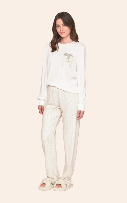 Pijama Comfort Feminino Xadrez com Bordado Slow Down